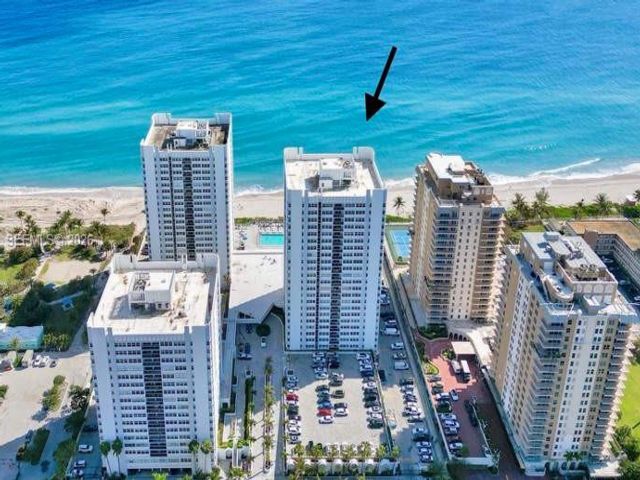  1 BR,  2.00 BTH &nbsp; style home in Hallandale Beach