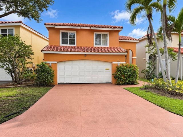 [Hollywood Real Estate, listing number 3350175]