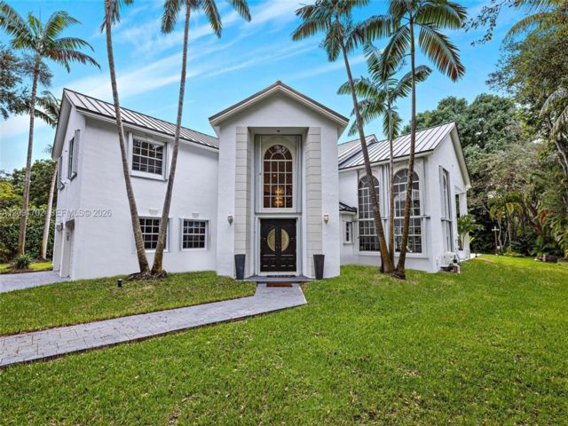  5 BR,  5.50 BTH &nbsp; style home in Palmetto Bay