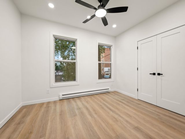  3 BR,  1.50 BTH &nbsp;Duplex style home in Brooklyn