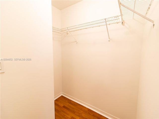 [PHOTO]