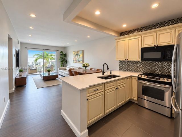 [Miami Real Estate, listing number 3350203]