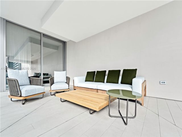 [PHOTO]