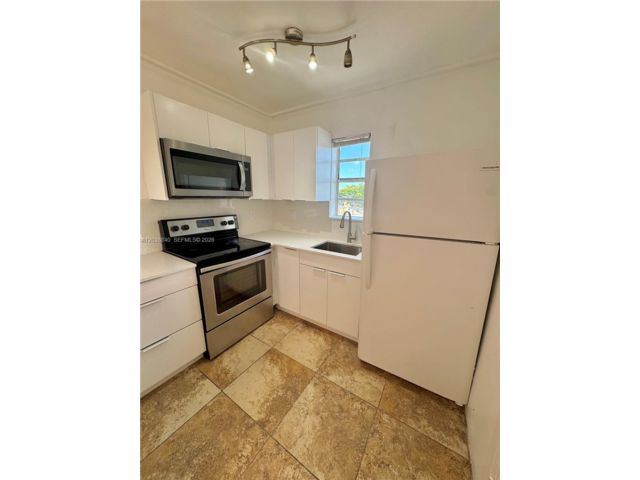  2 BR,  1.00 BTH &nbsp; style home in Miami