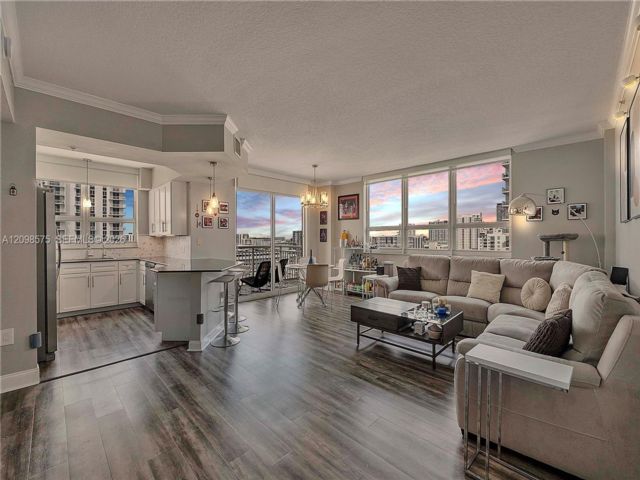  2 BR,  2.00 BTH &nbsp; style home in Miami