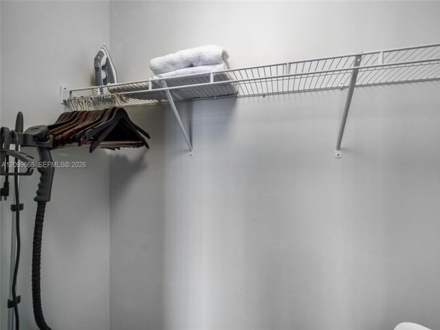 [PHOTO]