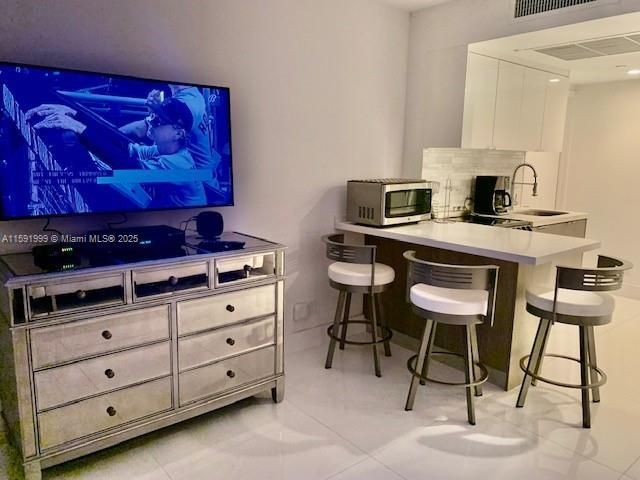 [PHOTO]