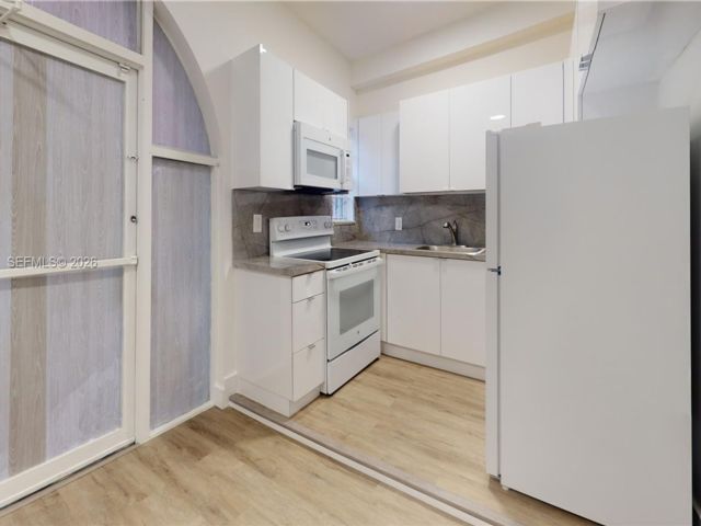  1 BR,  1.00 BTH &nbsp; style home in Carl Fisher