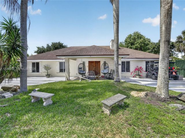 [Davie Real Estate, listing number 3350260]