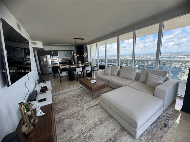  2 BR,  2.00 BTH &nbsp; style home in Hallandale Beach
