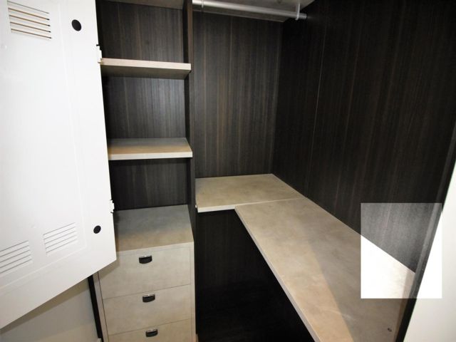 [PHOTO]