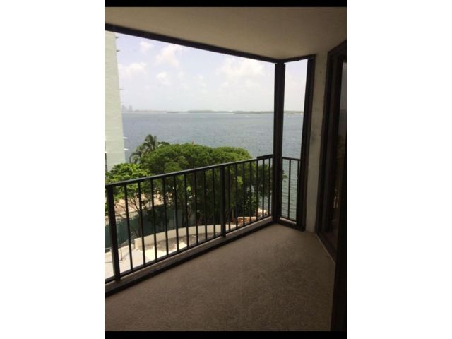  1 BR,  1.50 BTH &nbsp; style home in Miami