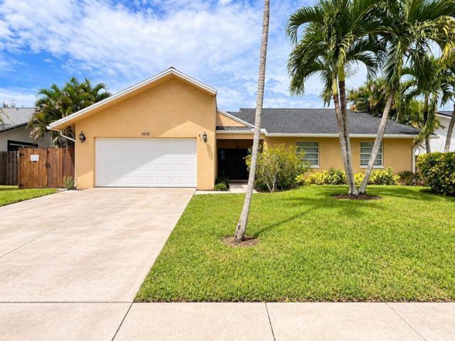  3 BR,  2.00 BTH &nbsp; style home in Wellington