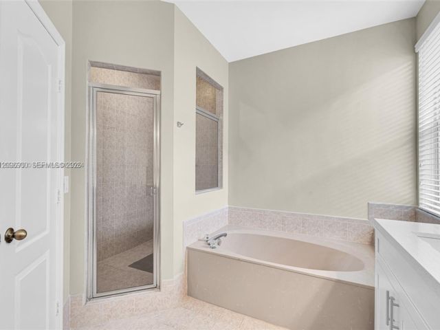 [PHOTO]