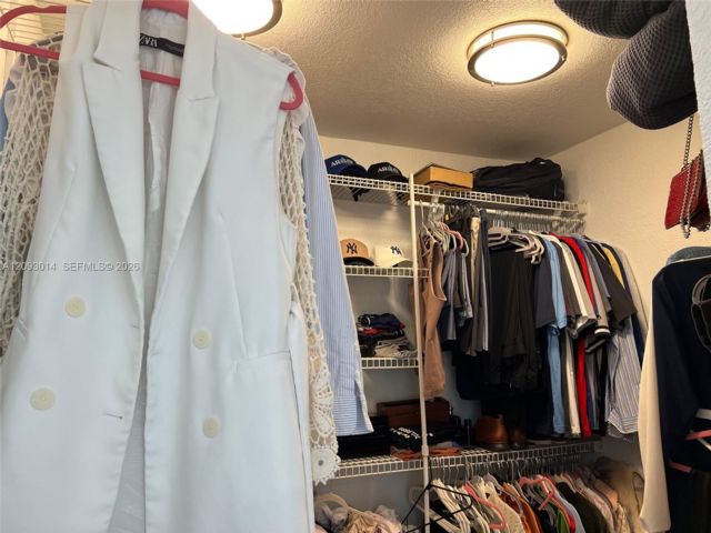 [PHOTO]