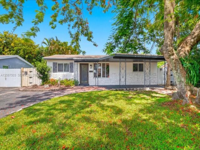 [Hollywood Real Estate, listing number 3350372]