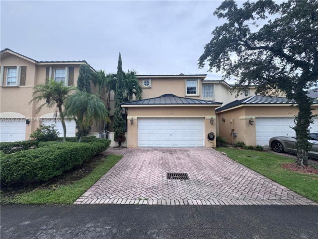  3 BR,  2.50 BTH &nbsp; style home in Medley