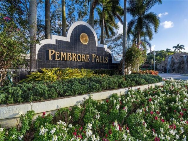  4 BR,  2.50 BTH &nbsp; style home in Pembroke Pines