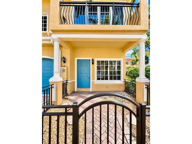 [Hollywood Real Estate, listing number 3350441]