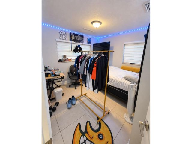 [PHOTO]