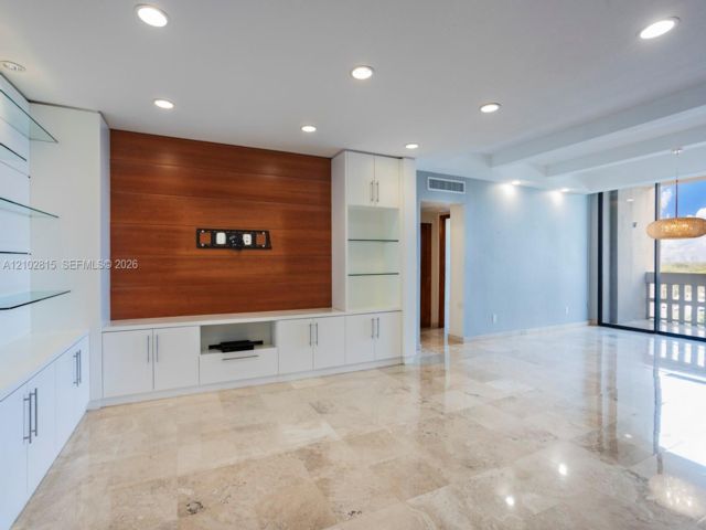  2 BR,  2.00 BTH &nbsp; style home in Coral Gables