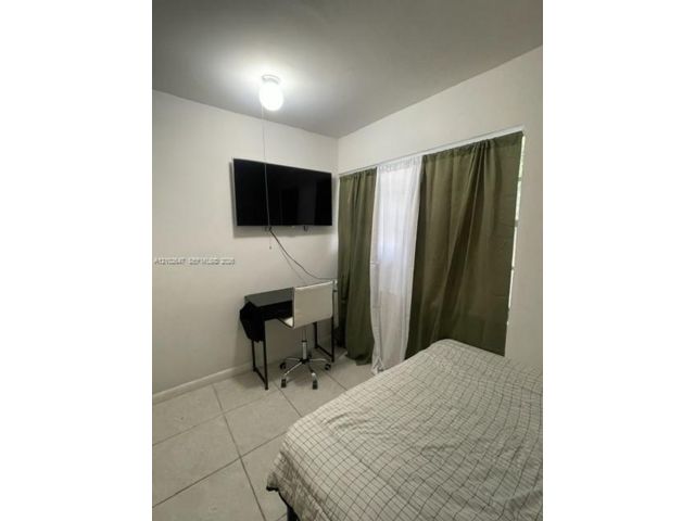 [PHOTO]