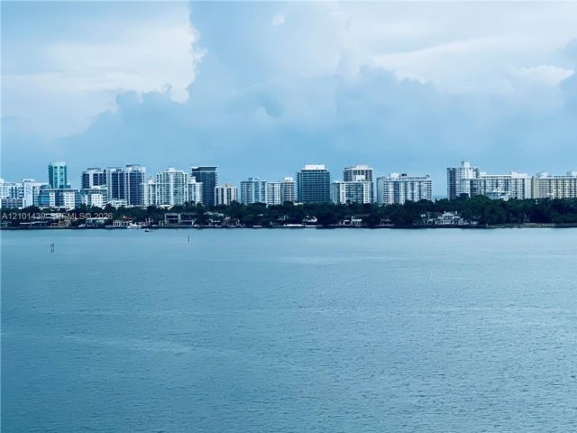  2 BR,  2.00 BTH &nbsp; style home in North Bay Village