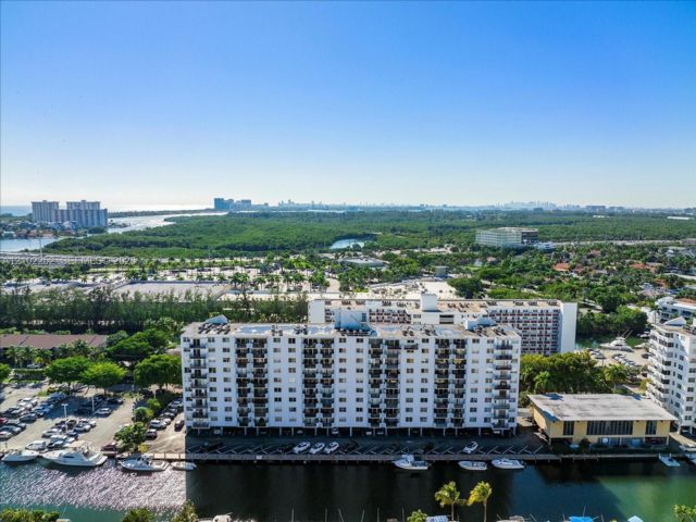  3 BR,  2.00 BTH &nbsp; style home in North Miami Beach
