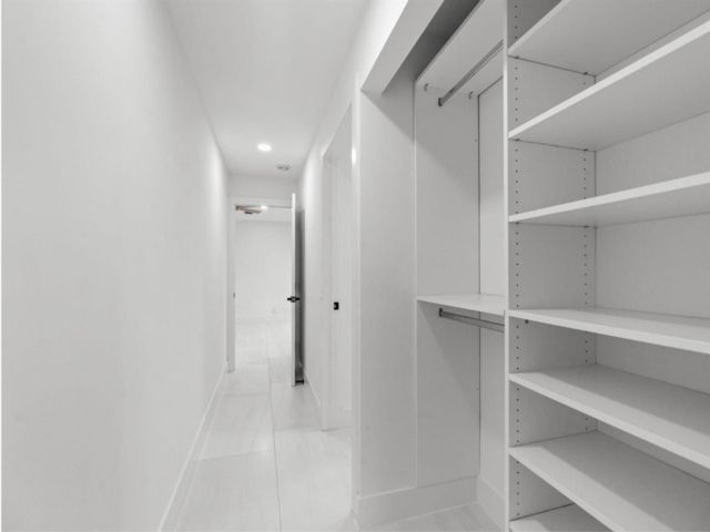 [PHOTO]