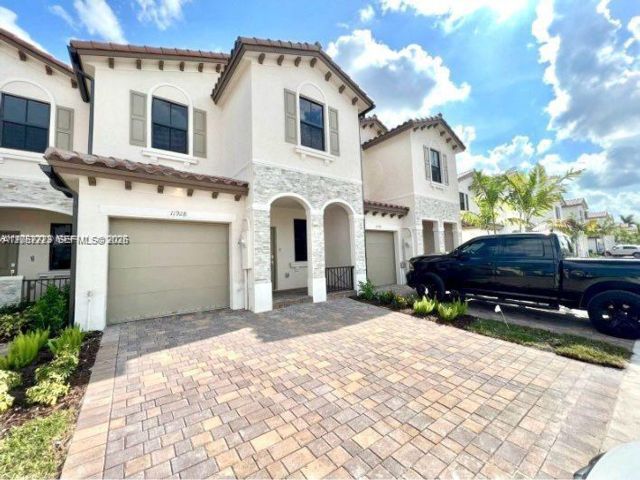  3 BR,  2.50 BTH &nbsp;Townhouse style home in Homestead