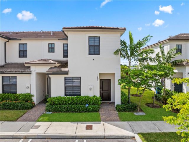  3 BR,  2.50 BTH &nbsp;Townhouse style home in Homestead