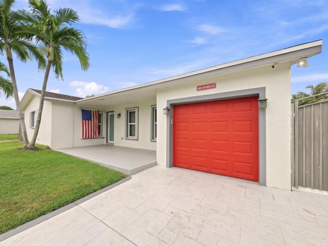  3 BR,  2.00 BTH &nbsp; style home in Miami