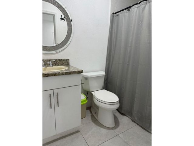 [PHOTO]