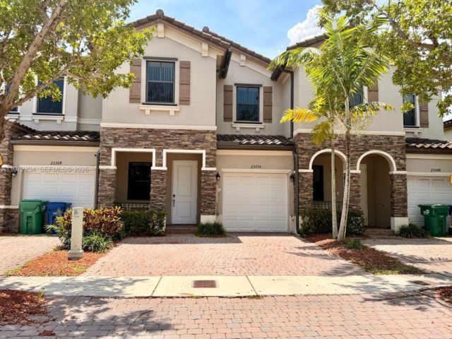  4 BR,  2.50 BTH &nbsp;Townhouse style home in Homestead