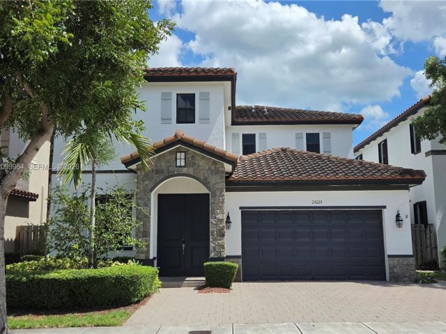  4 BR,  2.50 BTH &nbsp; style home in Homestead
