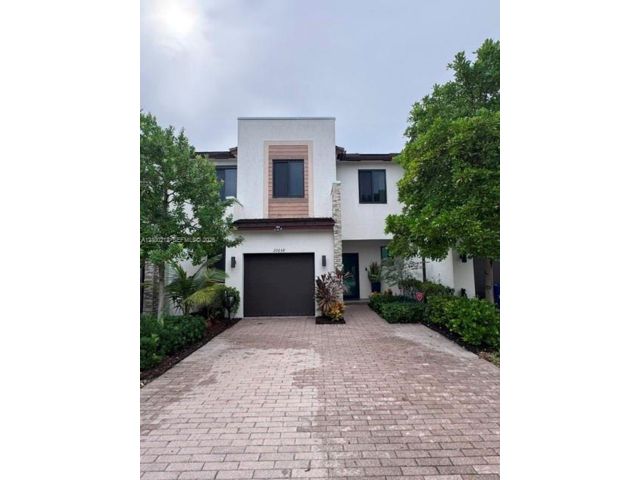  3 BR,  2.50 BTH &nbsp; style home in Miami