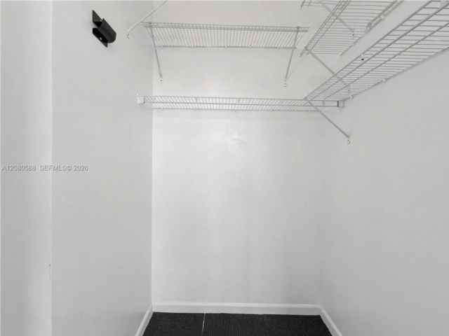 [PHOTO]