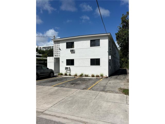  2 BR,  1.00 BTH &nbsp; style home in Miami
