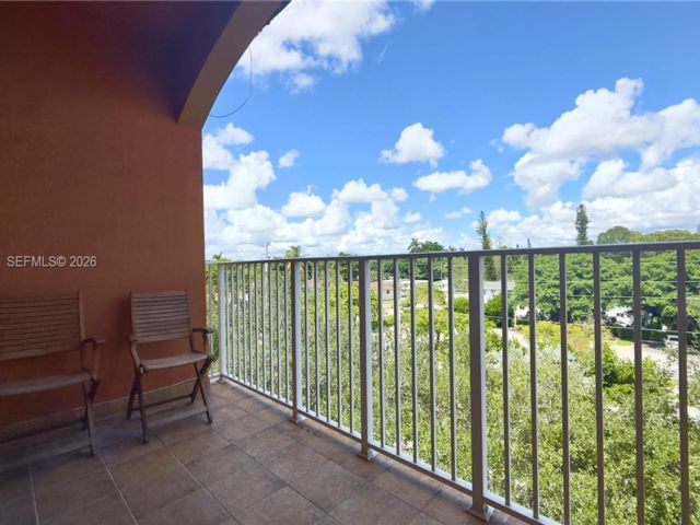  2 BR,  2.00 BTH &nbsp; style home in Biscayne Park