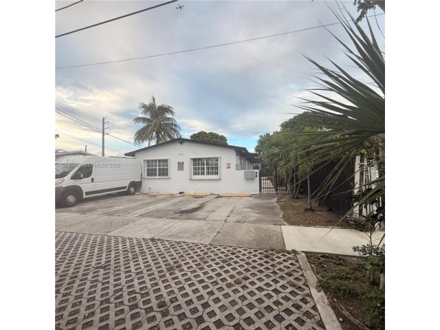  1 BR,  1.00 BTH &nbsp; style home in Miami