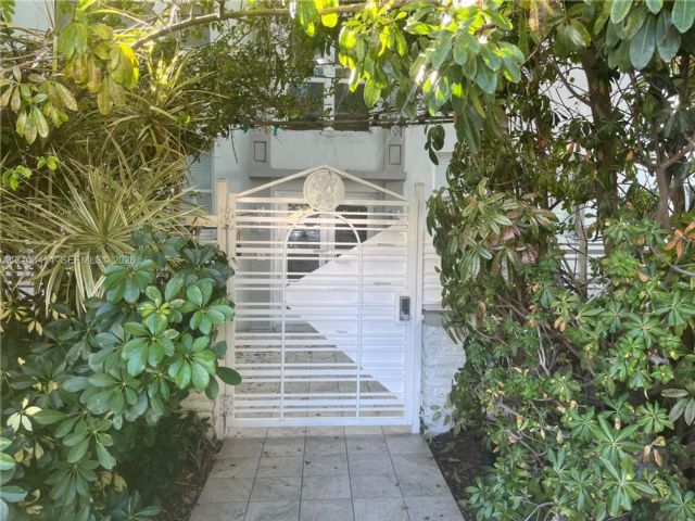  1 BR,  1.00 BTH &nbsp; style home in Carl Fisher