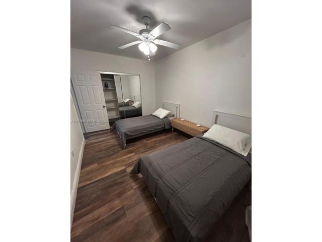 [PHOTO]