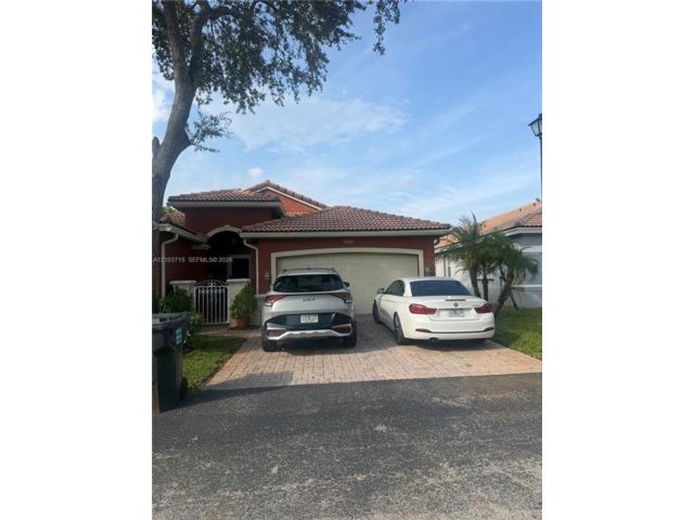  4 BR,  2.00 BTH &nbsp; style home in Davie