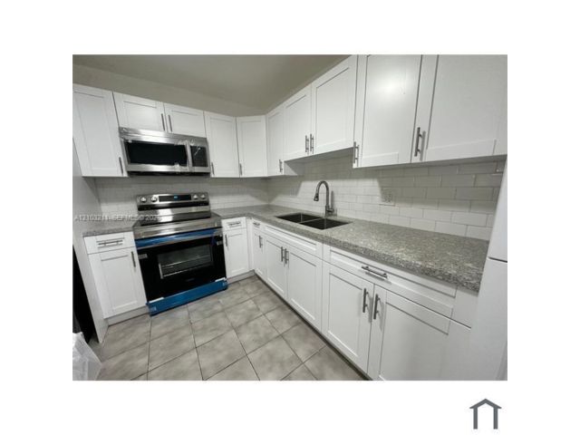  3 BR,  2.00 BTH &nbsp; style home in Lauderhill