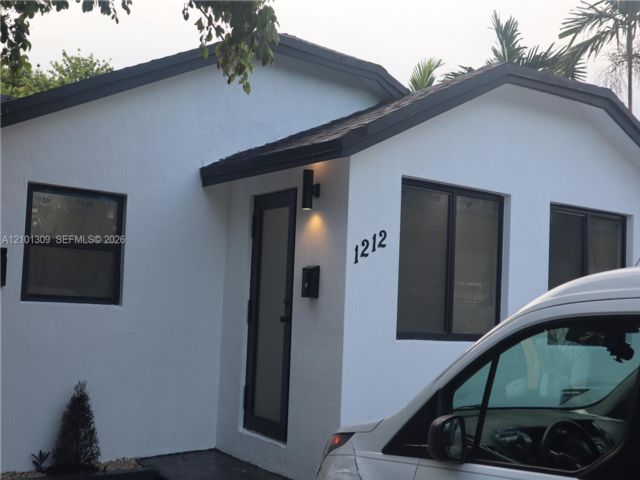 [Hollywood Real Estate, listing number 3350607]