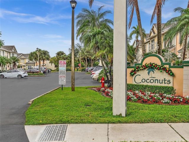  2 BR,  1.50 BTH &nbsp; style home in Weston