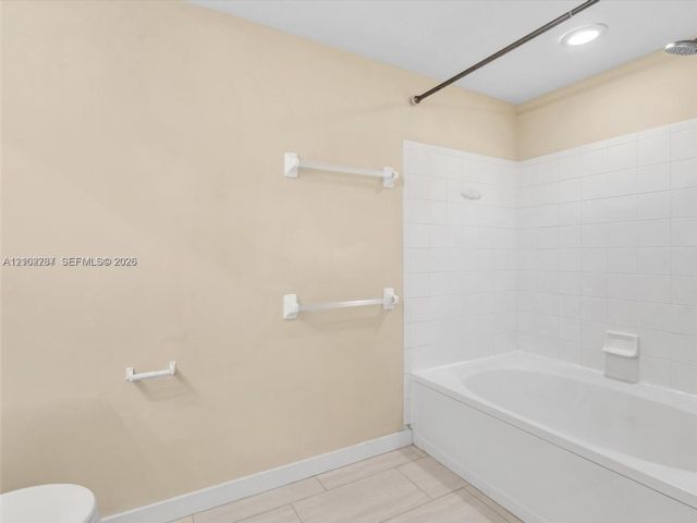 [PHOTO]