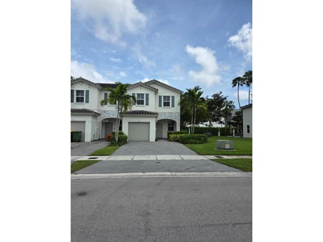  3 BR,  2.50 BTH &nbsp; style home in Homestead