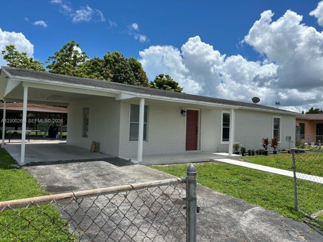  3 BR,  2.00 BTH &nbsp; style home in Homestead