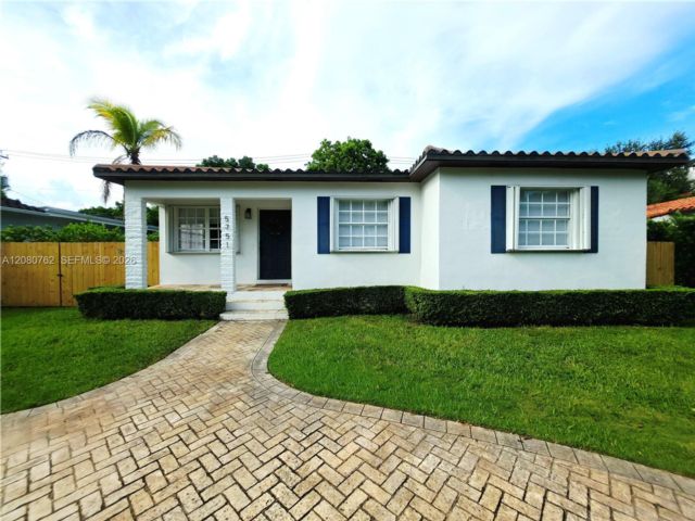  3 BR,  2.00 BTH &nbsp; style home in West Miami